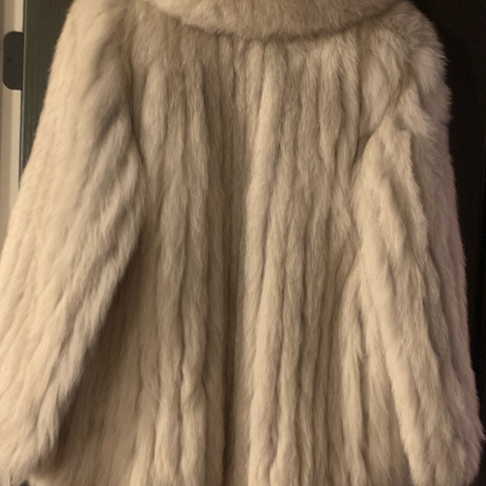 Saga Fox Fur Coat - Picture 5 of 13